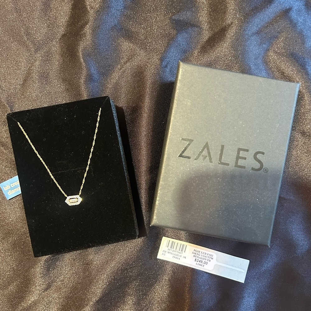 10K Gold Lab-Grown Diamond Elongated
Hexagon Necklace (Zales, NWT)